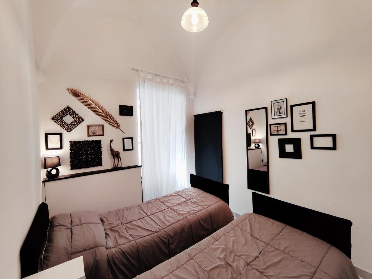 Modern Flat With Panoramic Terrace In Zuccarelloアパートメント エクステリア 写真