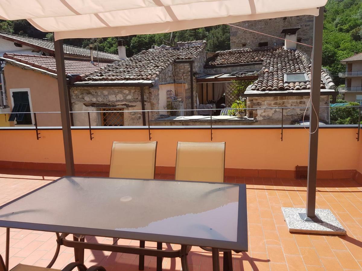Modern Flat With Panoramic Terrace In Zuccarelloアパートメント エクステリア 写真