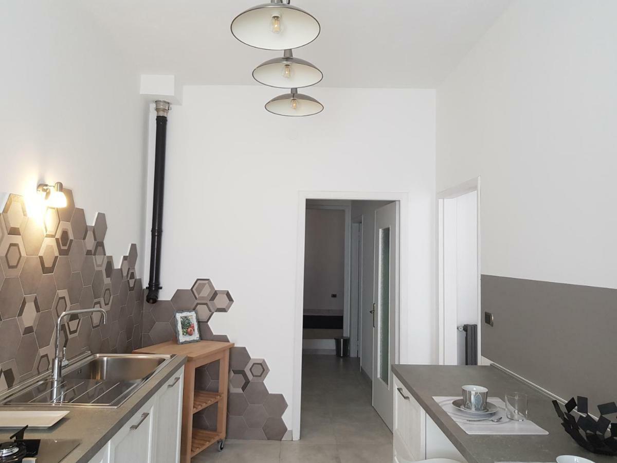 Modern Flat With Panoramic Terrace In Zuccarelloアパートメント エクステリア 写真