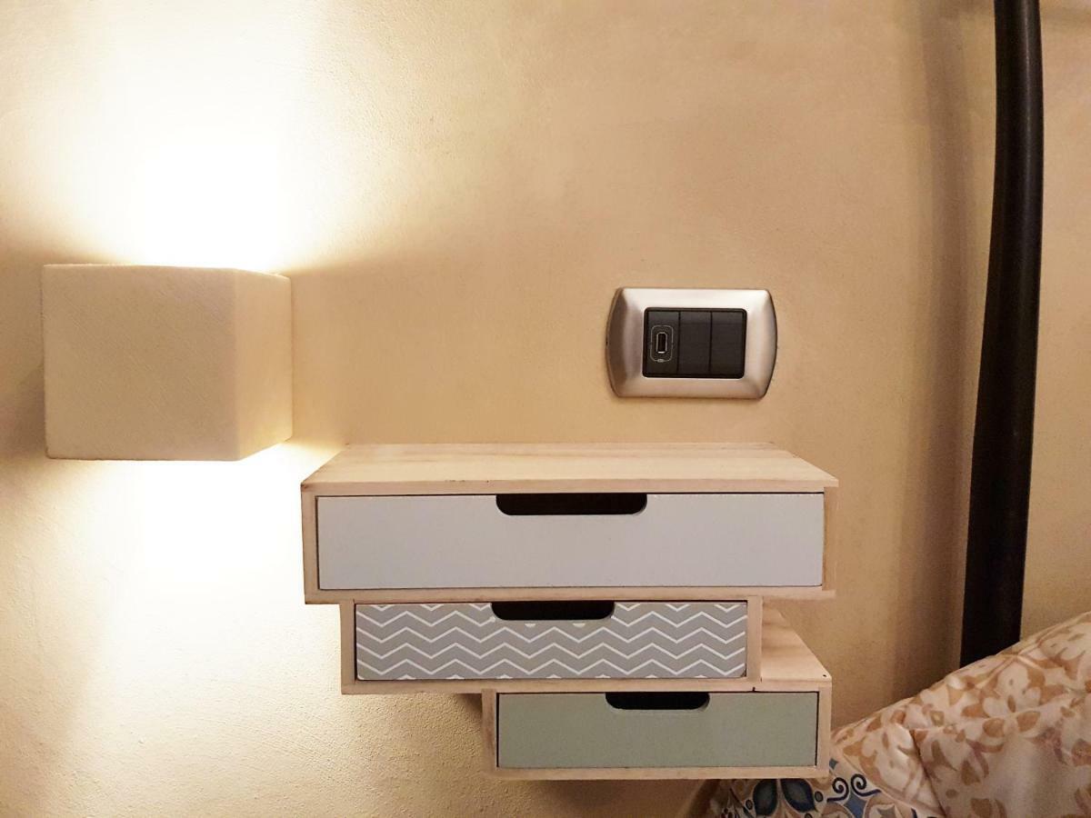 Modern Flat With Panoramic Terrace In Zuccarelloアパートメント エクステリア 写真