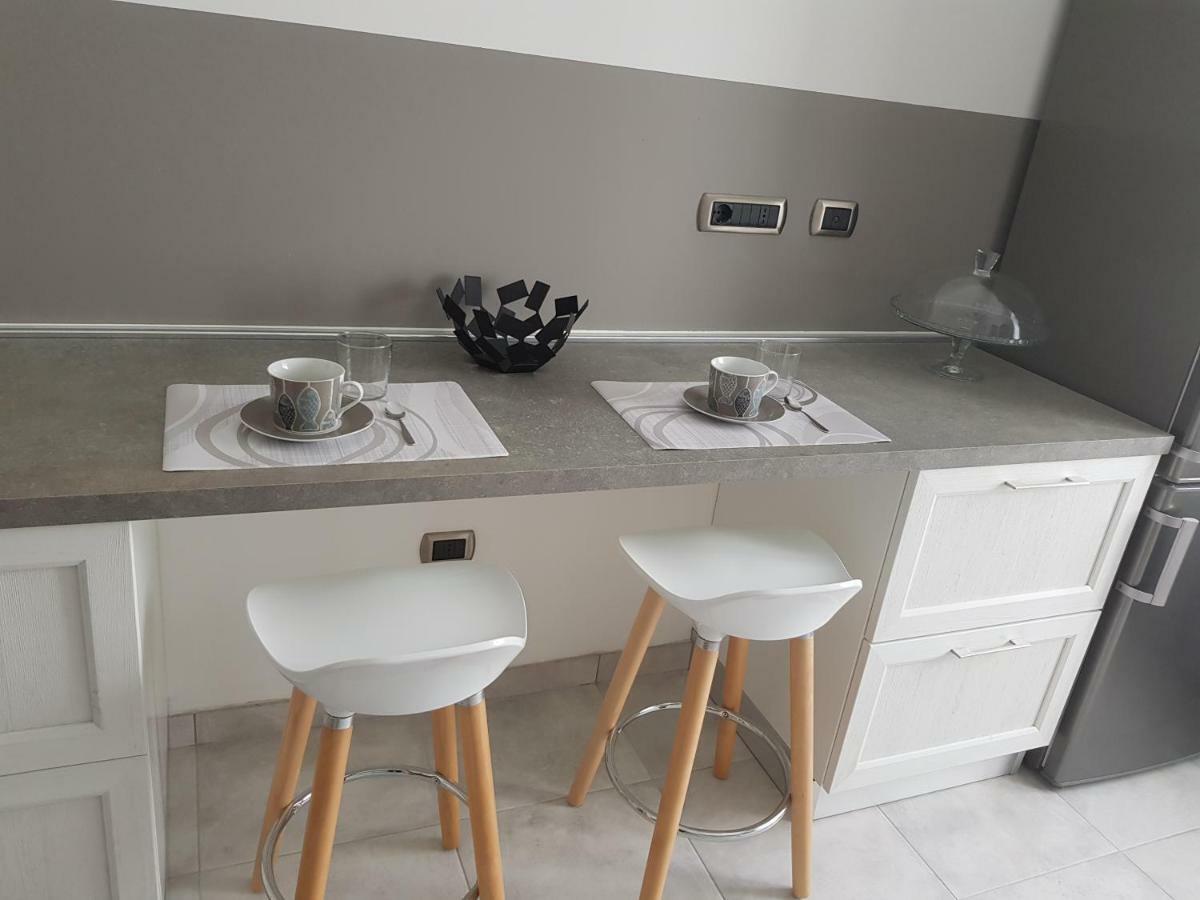 Modern Flat With Panoramic Terrace In Zuccarelloアパートメント エクステリア 写真