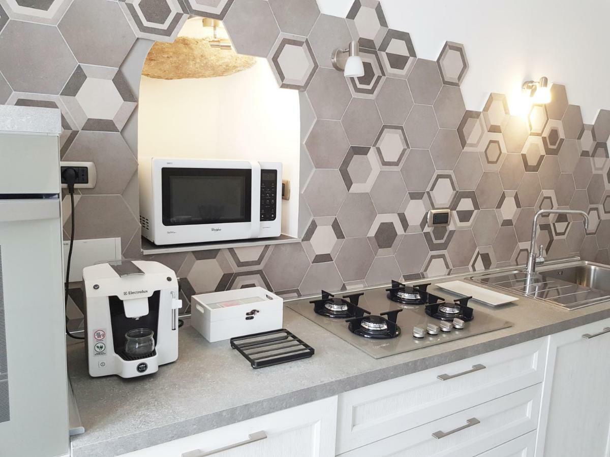 Modern Flat With Panoramic Terrace In Zuccarelloアパートメント エクステリア 写真