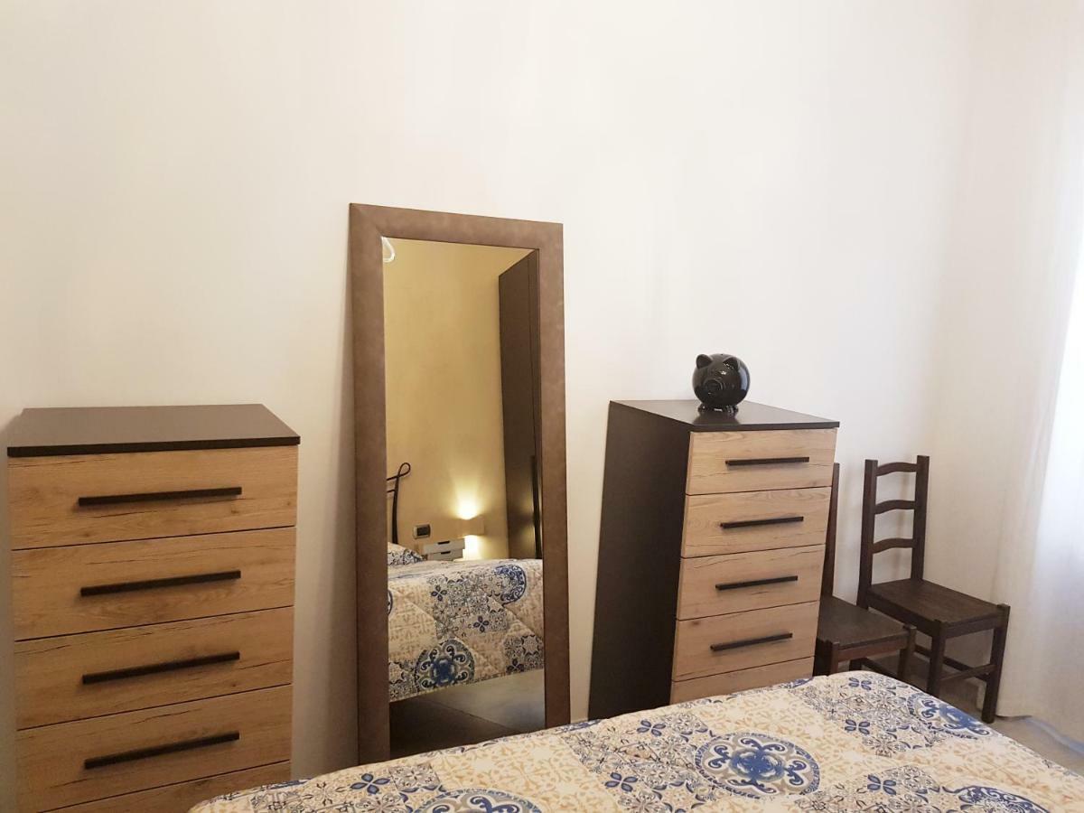 Modern Flat With Panoramic Terrace In Zuccarelloアパートメント エクステリア 写真