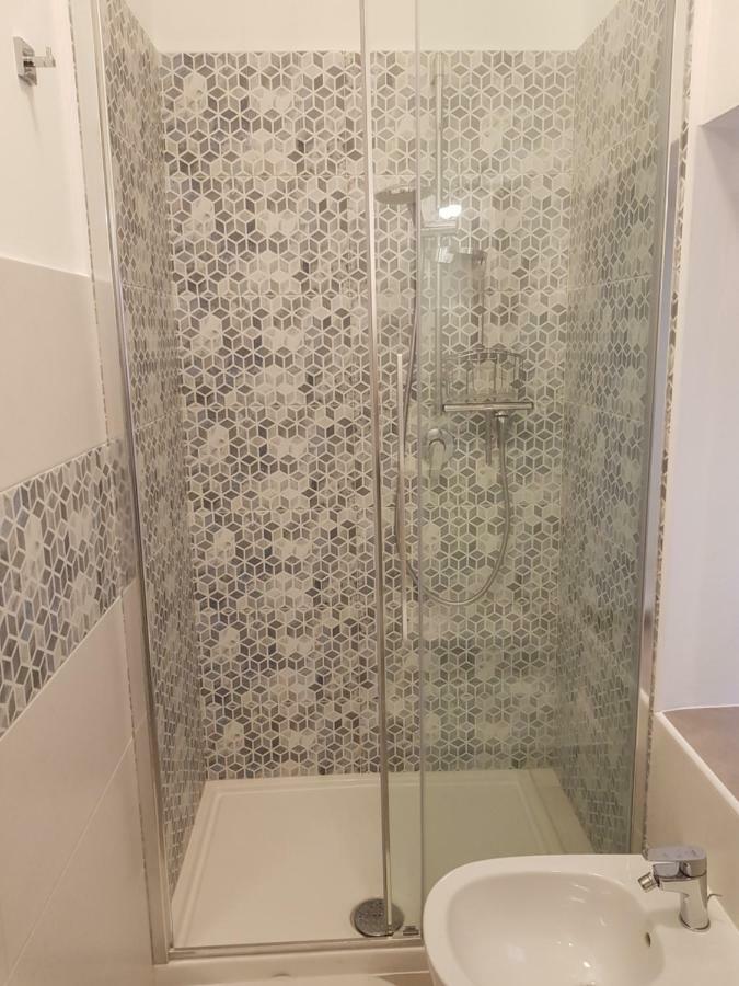 Modern Flat With Panoramic Terrace In Zuccarelloアパートメント エクステリア 写真